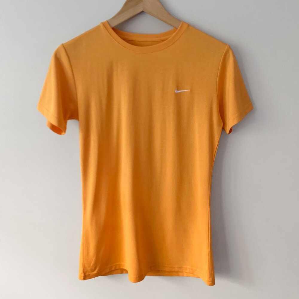 🔴 2+/$15 sale | Nike Women's Dry Fit Performance Orange T-Shirt